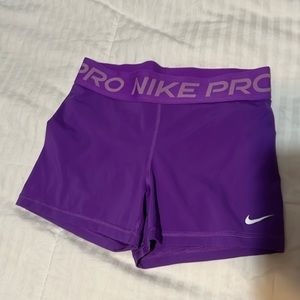 Nike pro shorts size medium